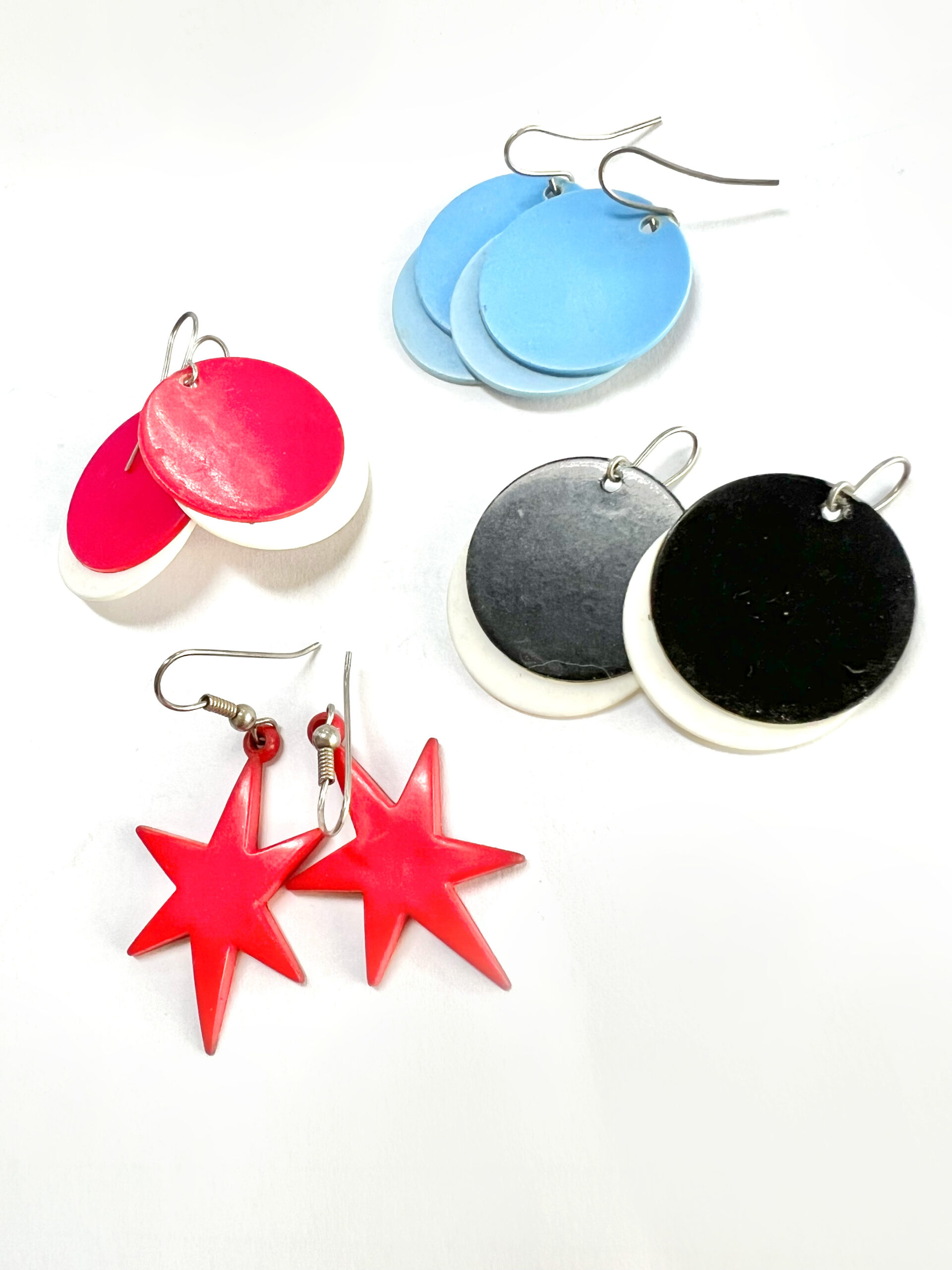 Earrings - For Pierced Ears. 4x Pair of Party Earrings. 1 x Round Blue. 1x Round Red& White. 1x Round Black & White. 1 x Red Stars ML1875 - Image 2