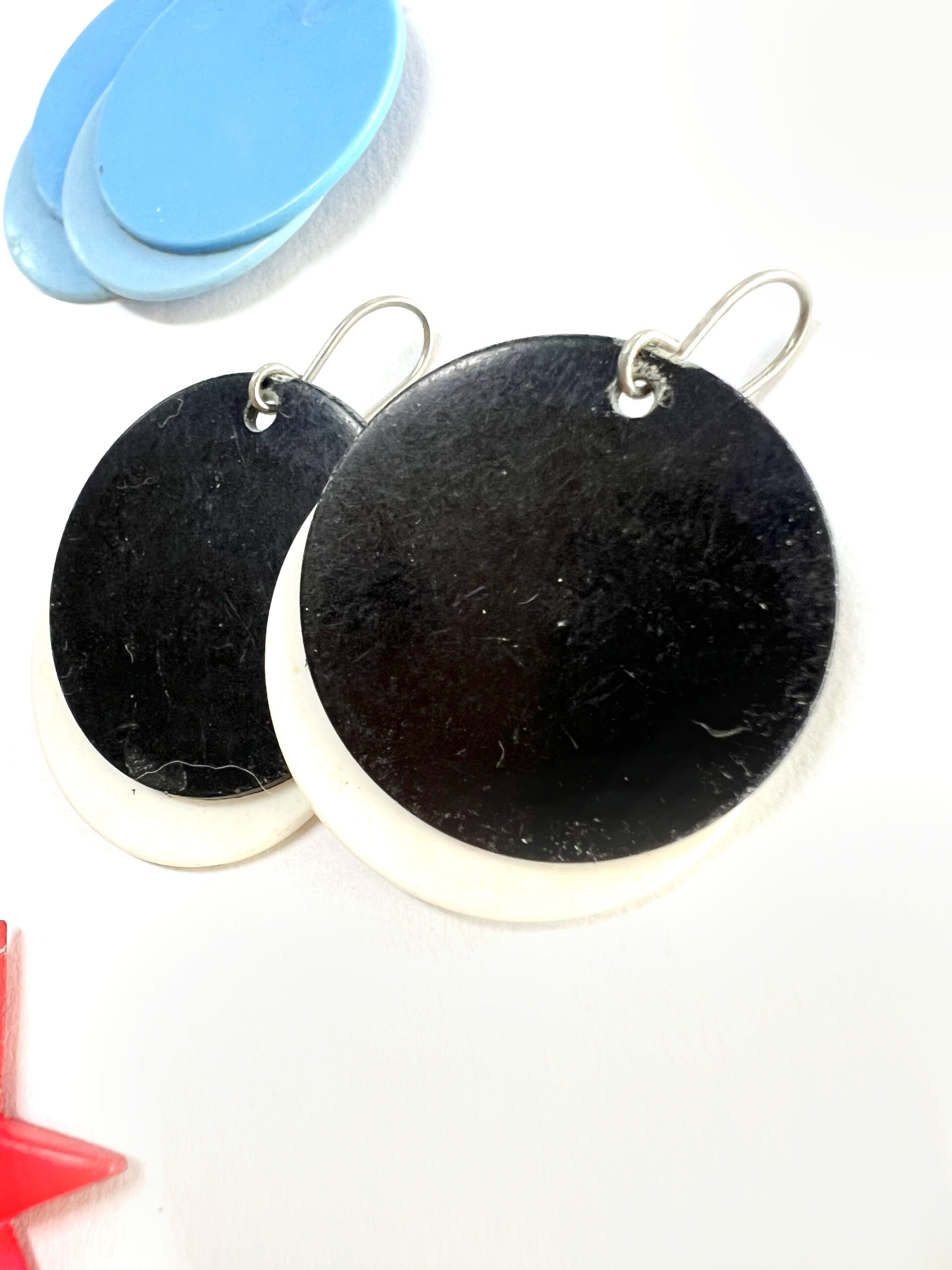Earrings - For Pierced Ears. 4x Pair of Party Earrings. 1 x Round Blue. 1x Round Red& White. 1x Round Black & White. 1 x Red Stars ML1875 - Image 5
