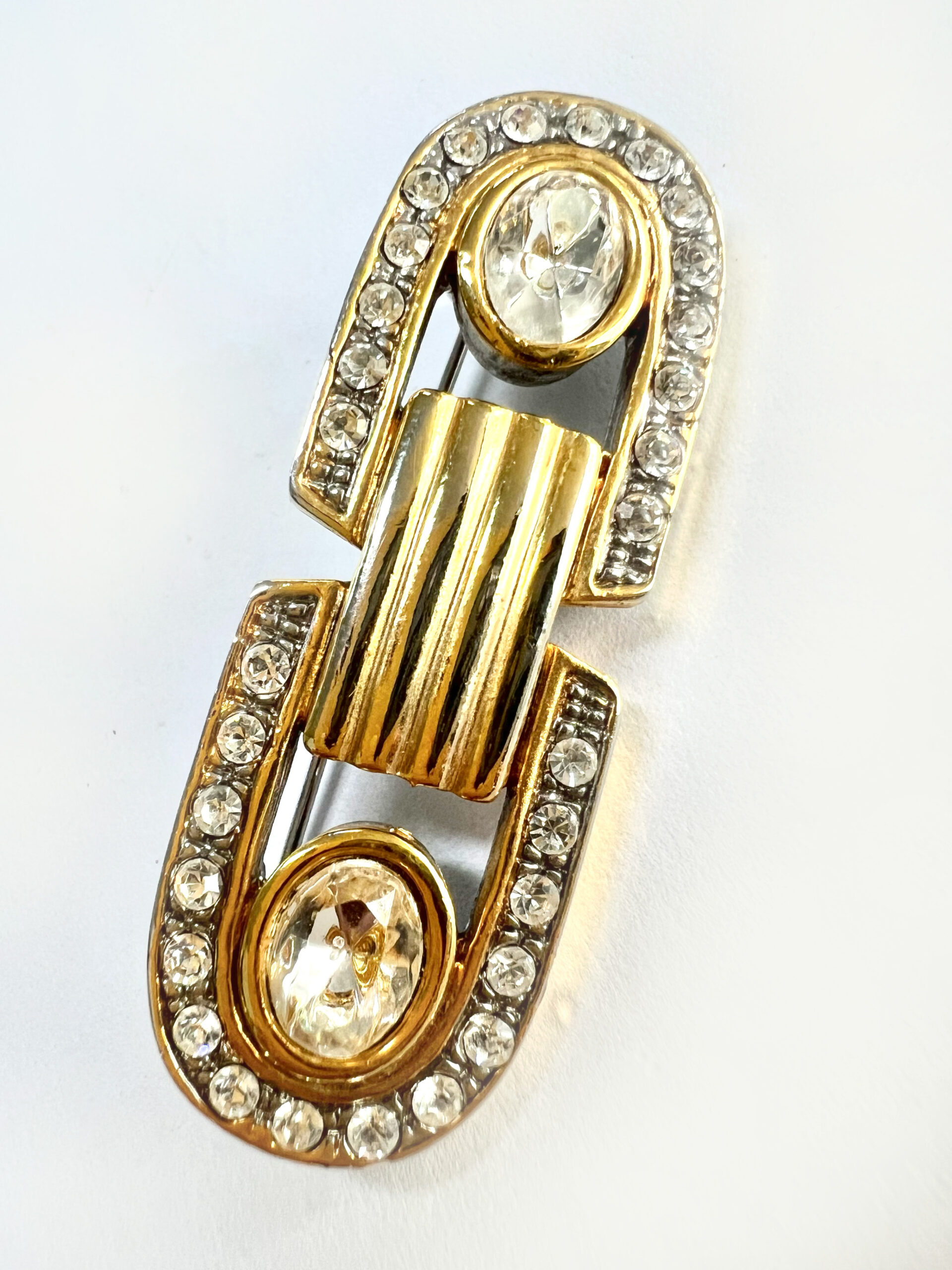 Brooch - Vintage Oblong Design. Buckle Style with Large Clear Stone on either Side. Gold Tone Panel in Centre ML1884 - Image 5